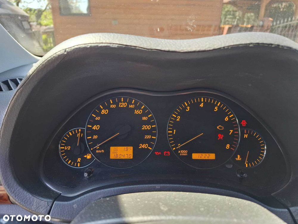 Toyota Avensis - 6