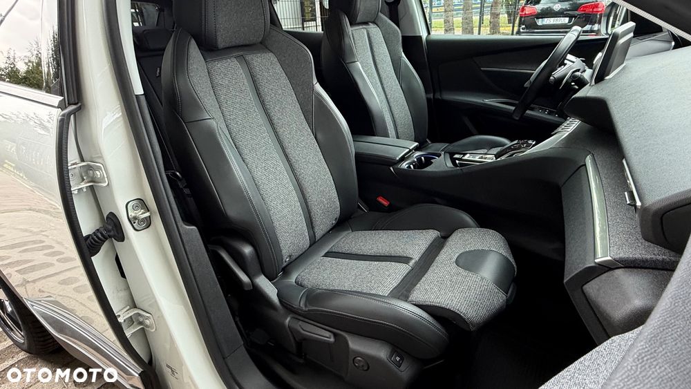 Peugeot 3008 1.2 PureTech Allure Pack S&S EAT8 - 34