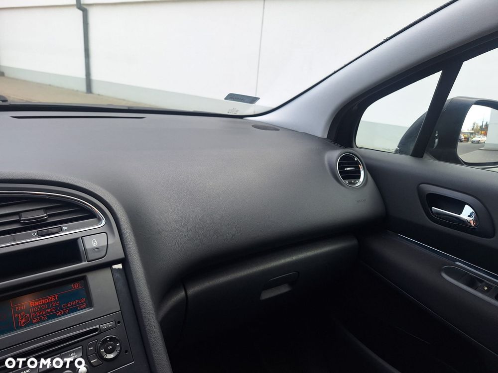 Peugeot 5008 155 THP Family - 28
