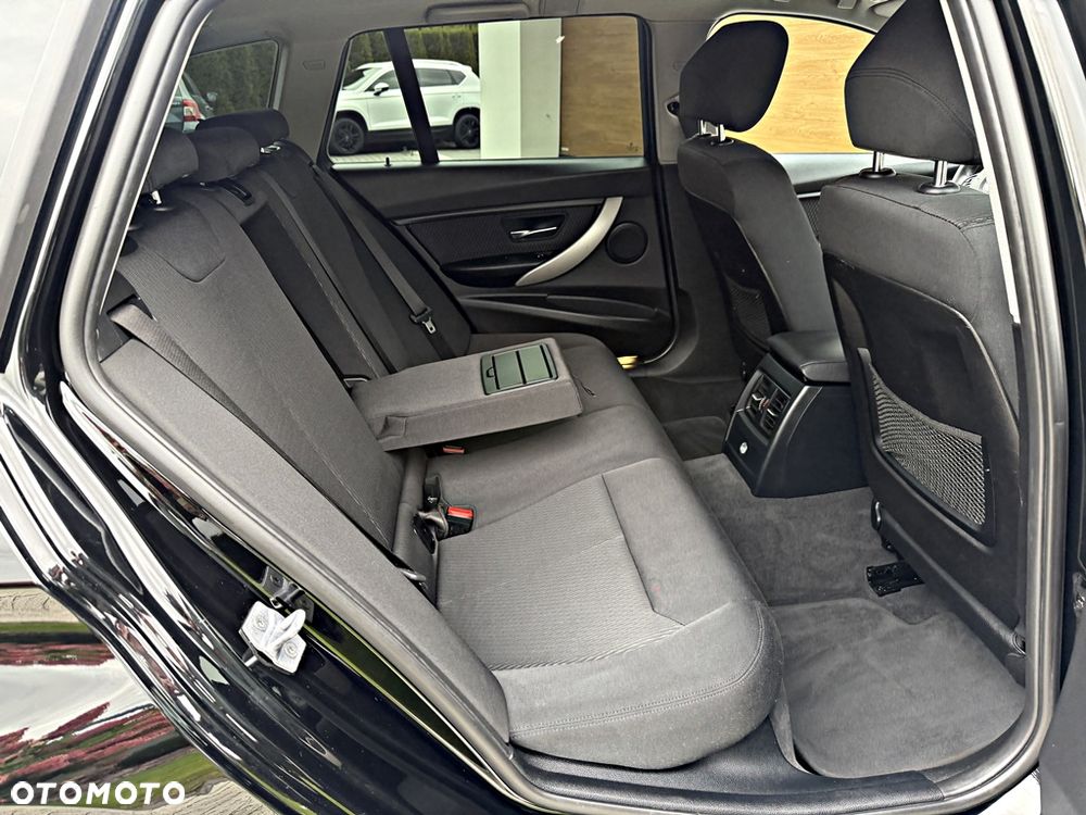 BMW Seria 3 318d Advantage - 25