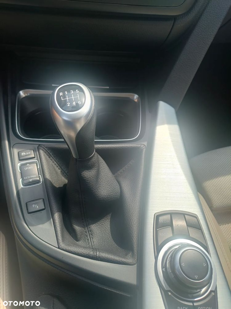 BMW Seria 3 320d Sport Line - 11