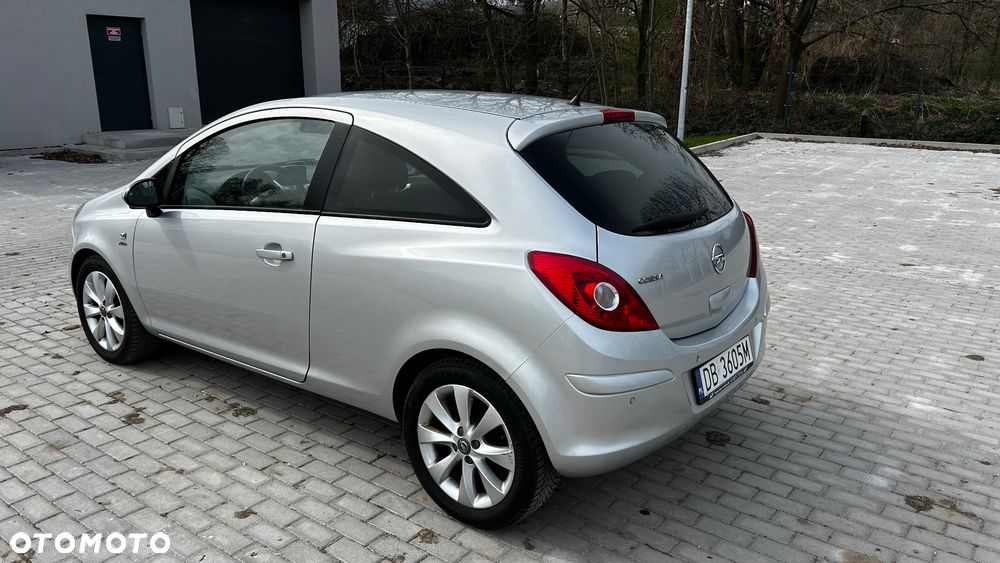 Opel Corsa 1.4 Cosmo - 3