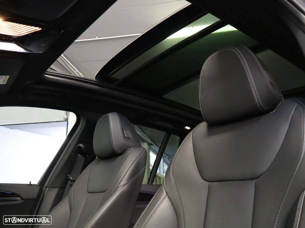 BMW iX3 M Sport Impressive - 10