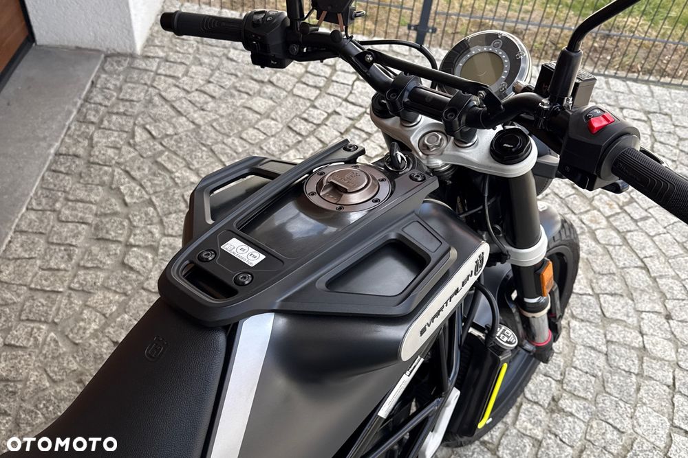 Husqvarna Svartpilen - 10