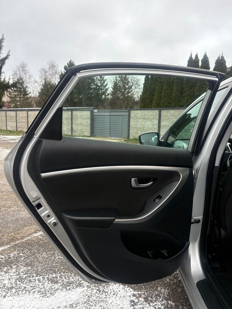 Hyundai i30 i30cw 1.6 CRDi Intro Edition - 25