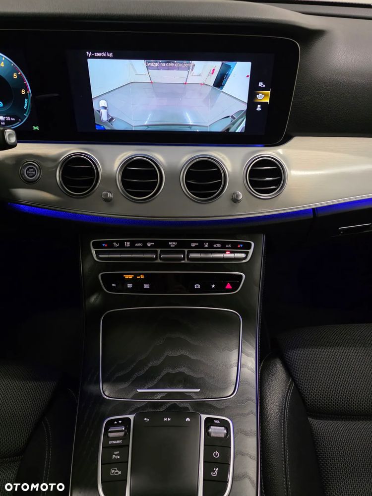 Mercedes-Benz Klasa E 300 de 4-Matic Exclusive - 12