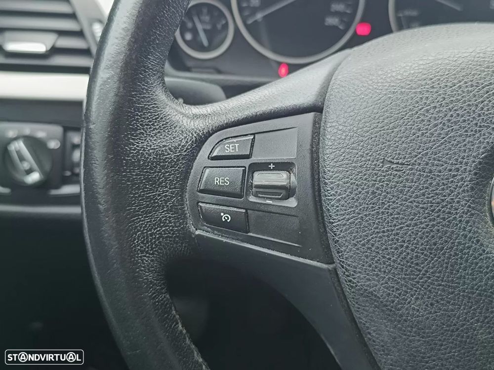 BMW 318 d Touring - 9