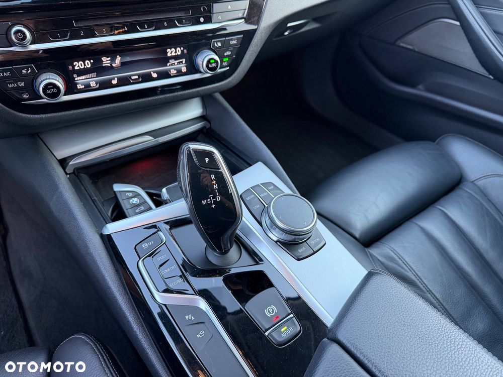 BMW Seria 5 530d xDrive Sport Line - 32