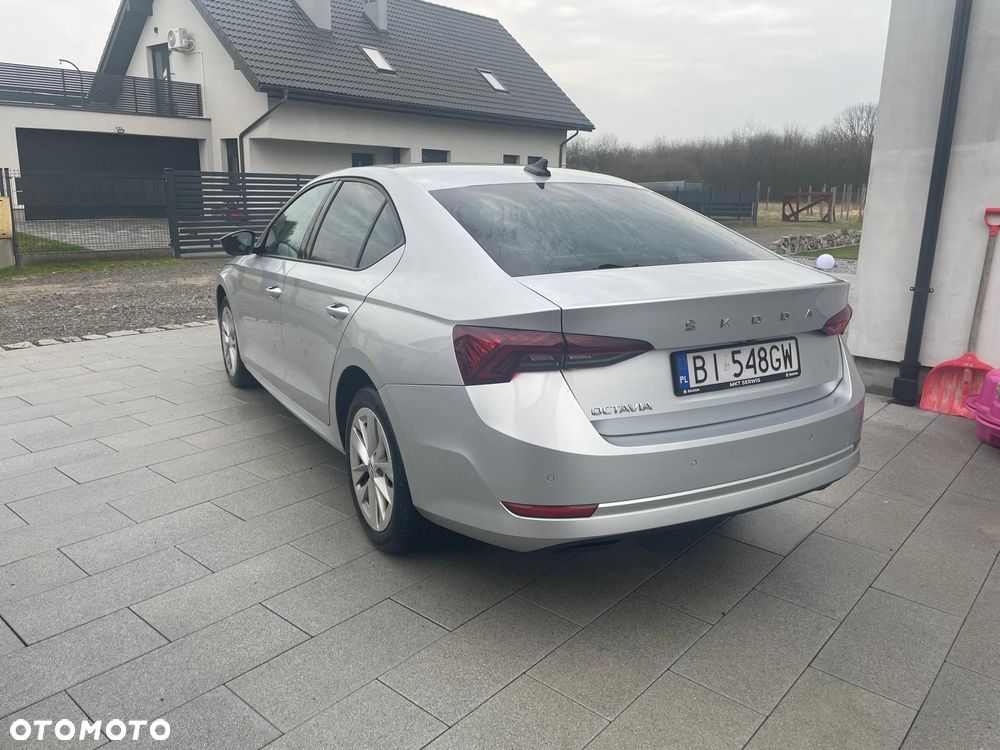 Skoda Octavia 2.0 TDI Ambition DSG - 4