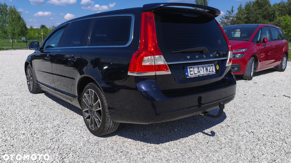 Volvo V70 D2 Momentum - 23