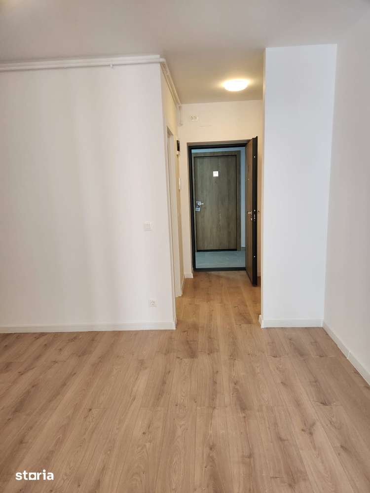 Garsonieră noua de vânzare, balcon și loc de parcare — fotografia 3