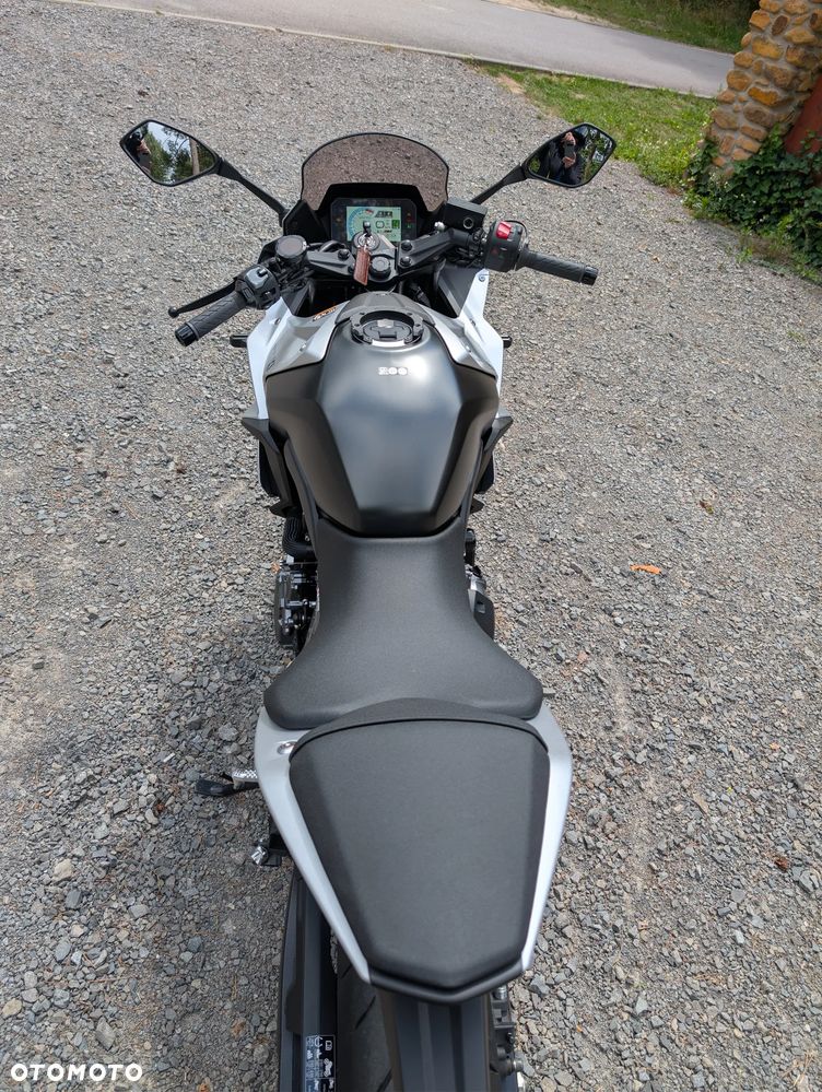 Suzuki GSX - 12