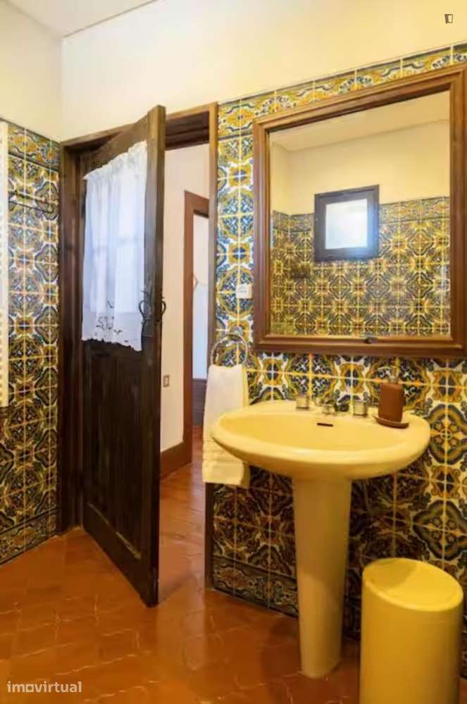 Casa com 5 quartos - localizado em Vila real - Grande imagem: 4/49