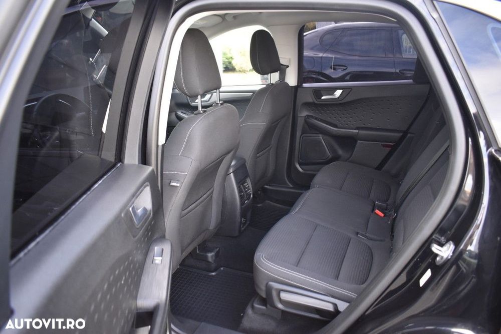 Ford Kuga - 37