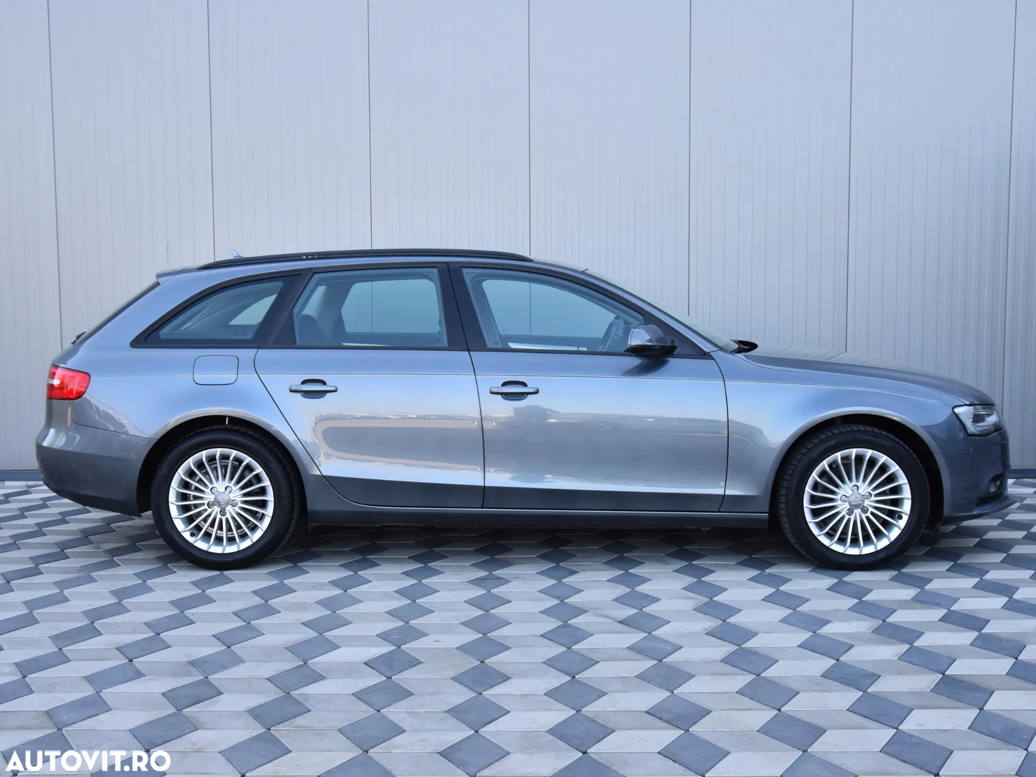 Audi A4 Avant 2.0 TDI DPF multitronic Attraction - 14