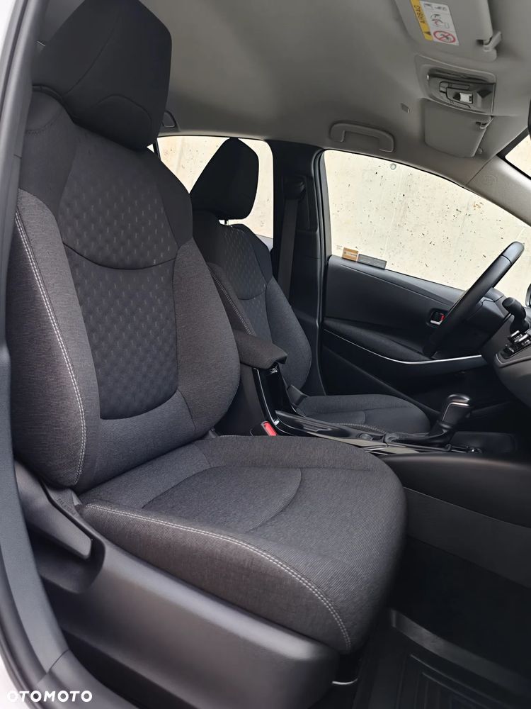 Toyota Corolla 1.8 Hybrid Comfort - 28