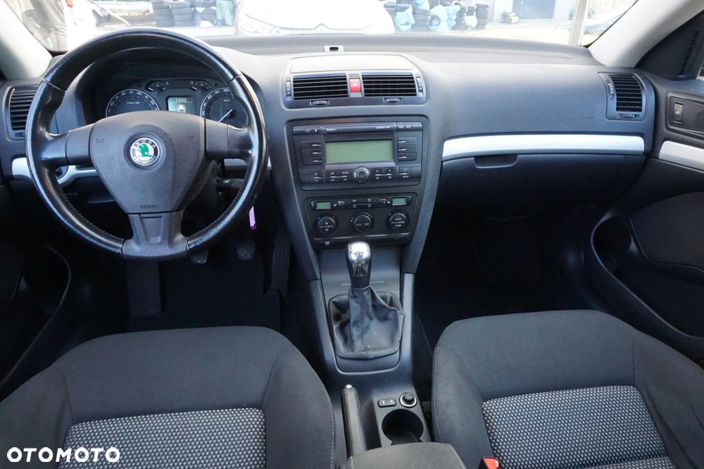 Skoda Octavia 1.8 TSI Ambiente - 12