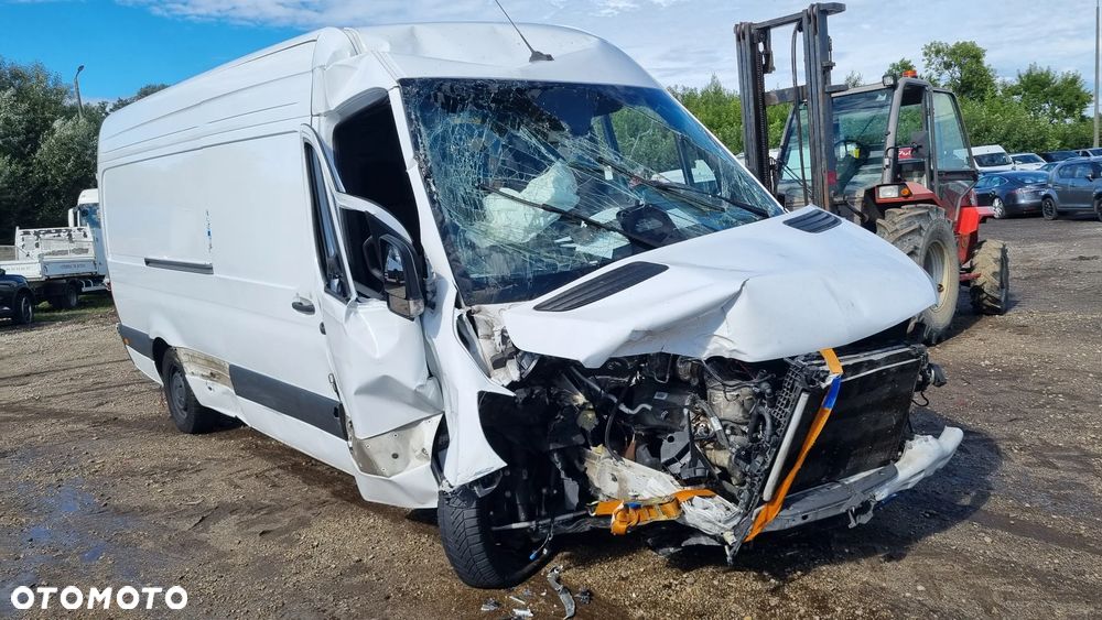 Mercedes-Benz Sprinter - 13