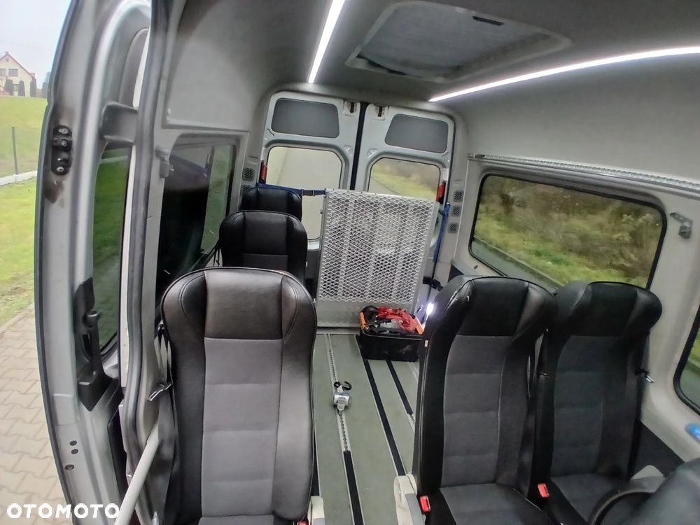 Mercedes-Benz Sprinter - 26