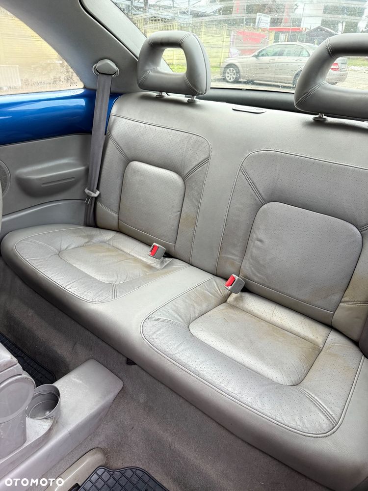 Volkswagen New Beetle - 12