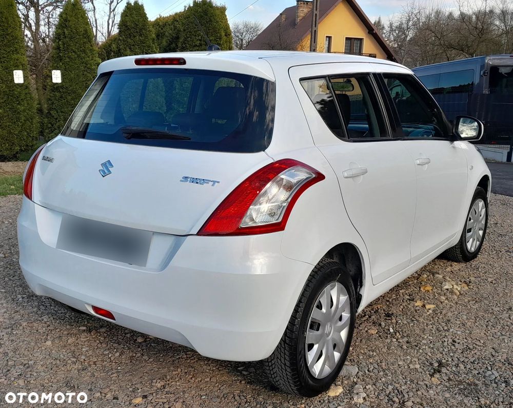 Suzuki Swift - 4