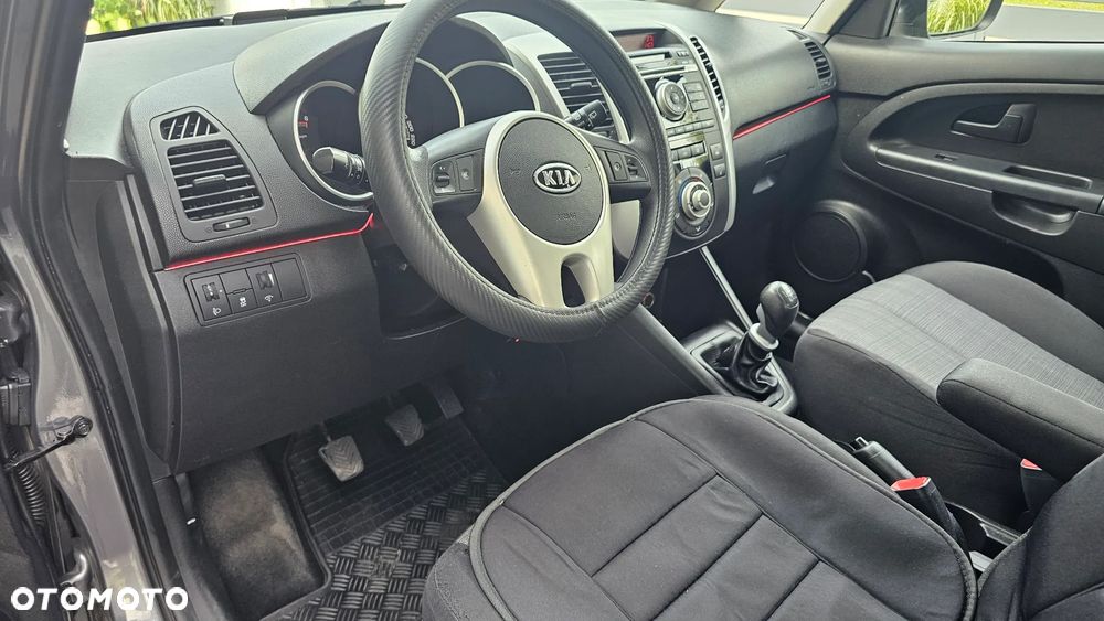 Kia Venga - 22