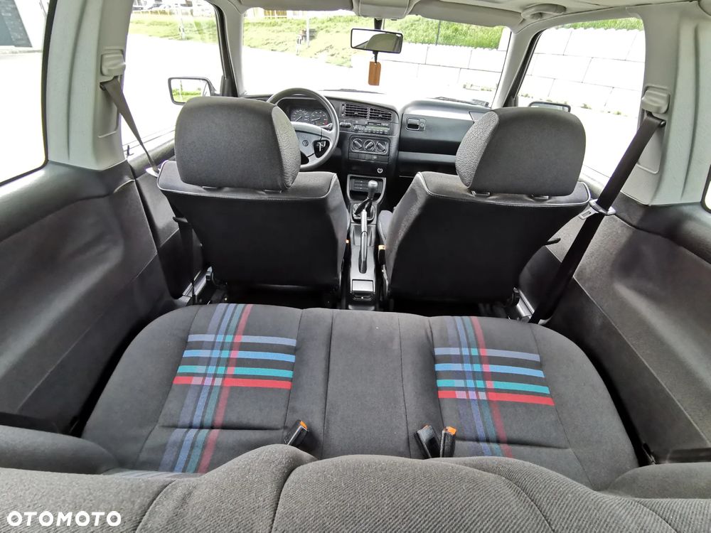 Volkswagen Golf 1.8 GT Special - 27
