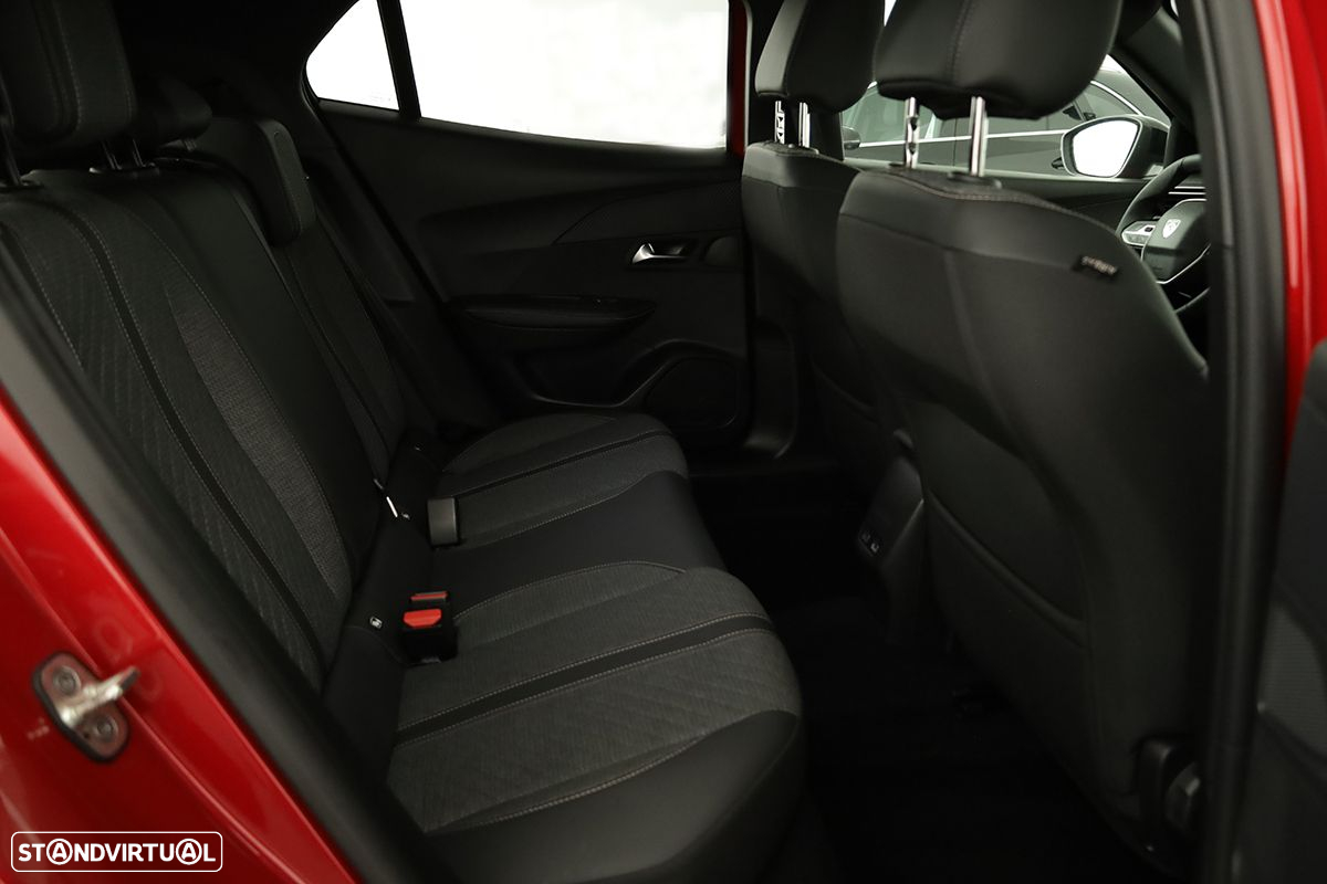 Peugeot 2008 1.2 PureTech Allure - 22