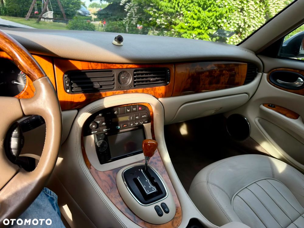 Jaguar XJ Sovereign 4.0 - 21