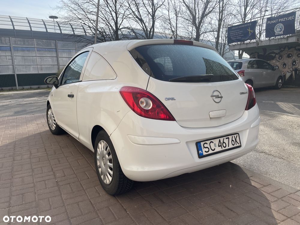 Opel Corsa 1.2 16V Essentia - 11