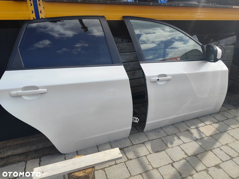 Subaru Impreza Sport GH maska zderzak lusterko drzwi klapa lampy ksenon tylne LED listwy progowe - 3