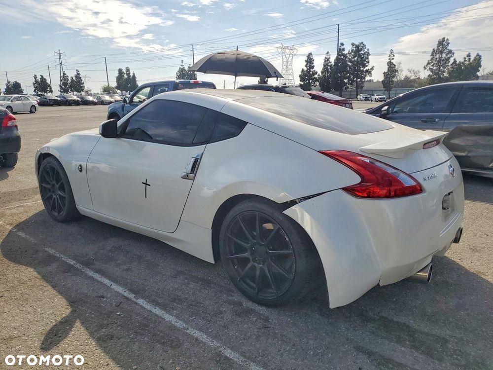 Nissan 370 Z - 3