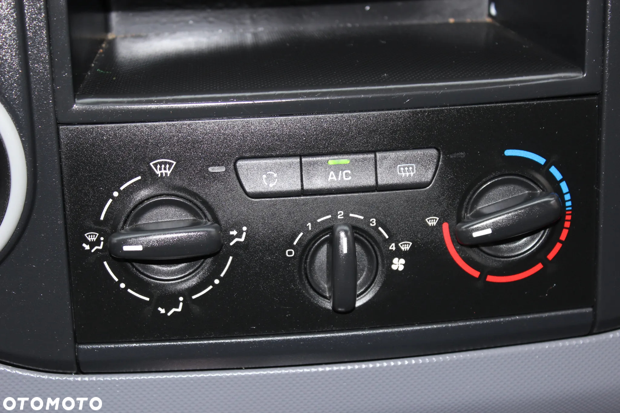 Peugeot PARTNER - 17
