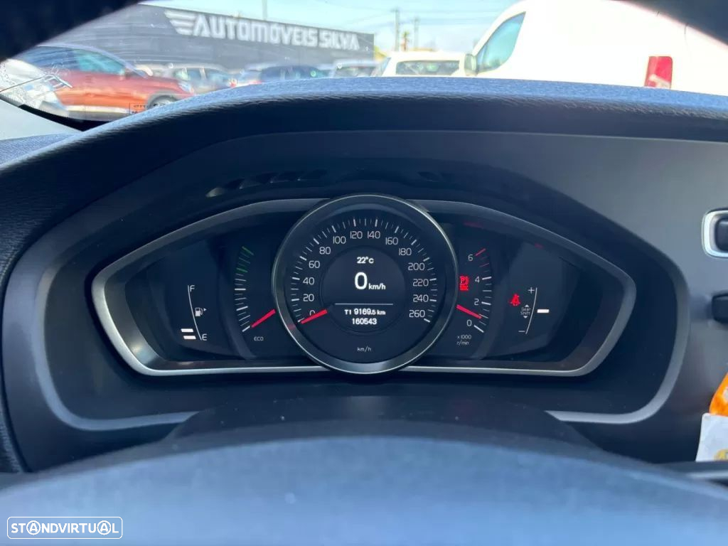 Volvo V40 2.0 D3 Momentum - 18