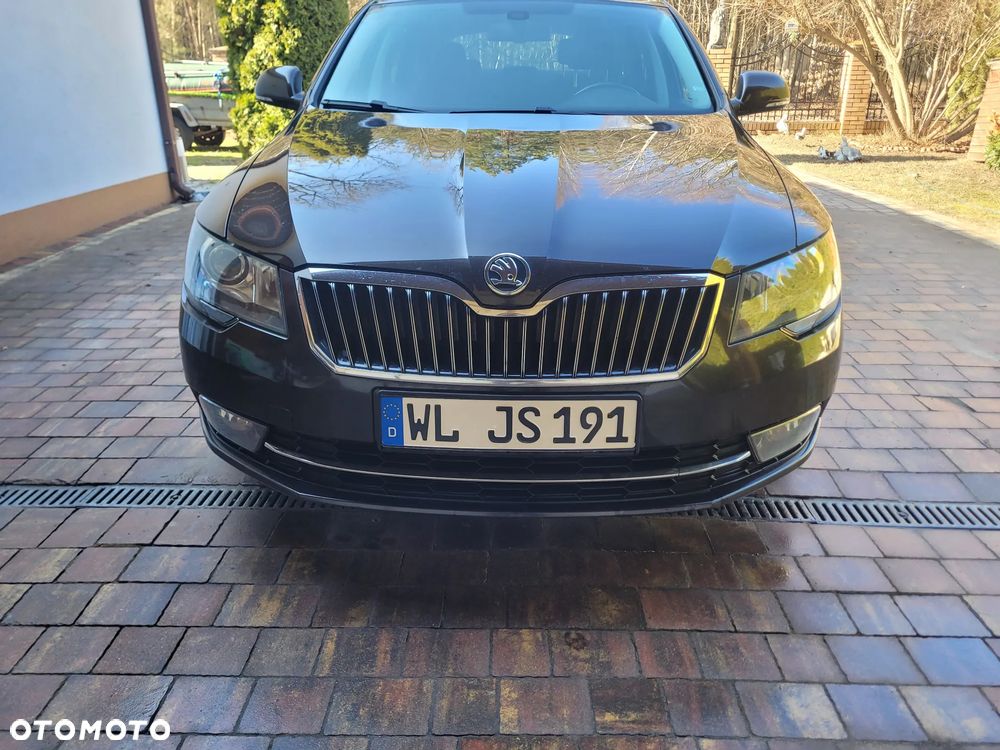 Skoda Superb 2.0 TDI Green tec DSG Elegance - 2