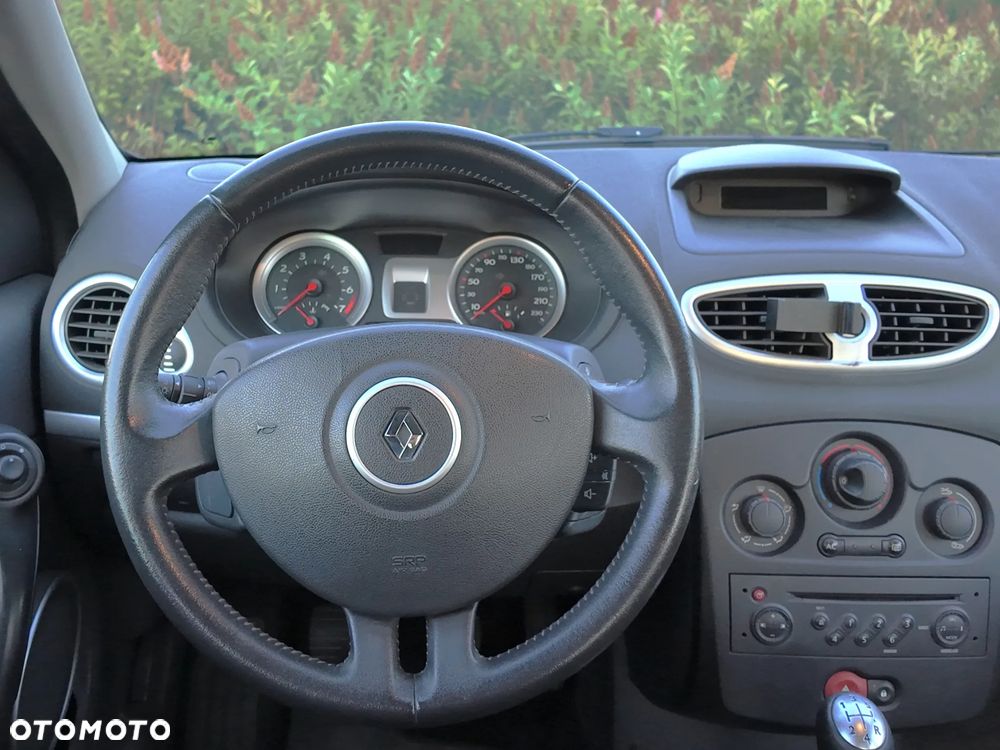 Renault Clio 1.6 16V Expression - 8