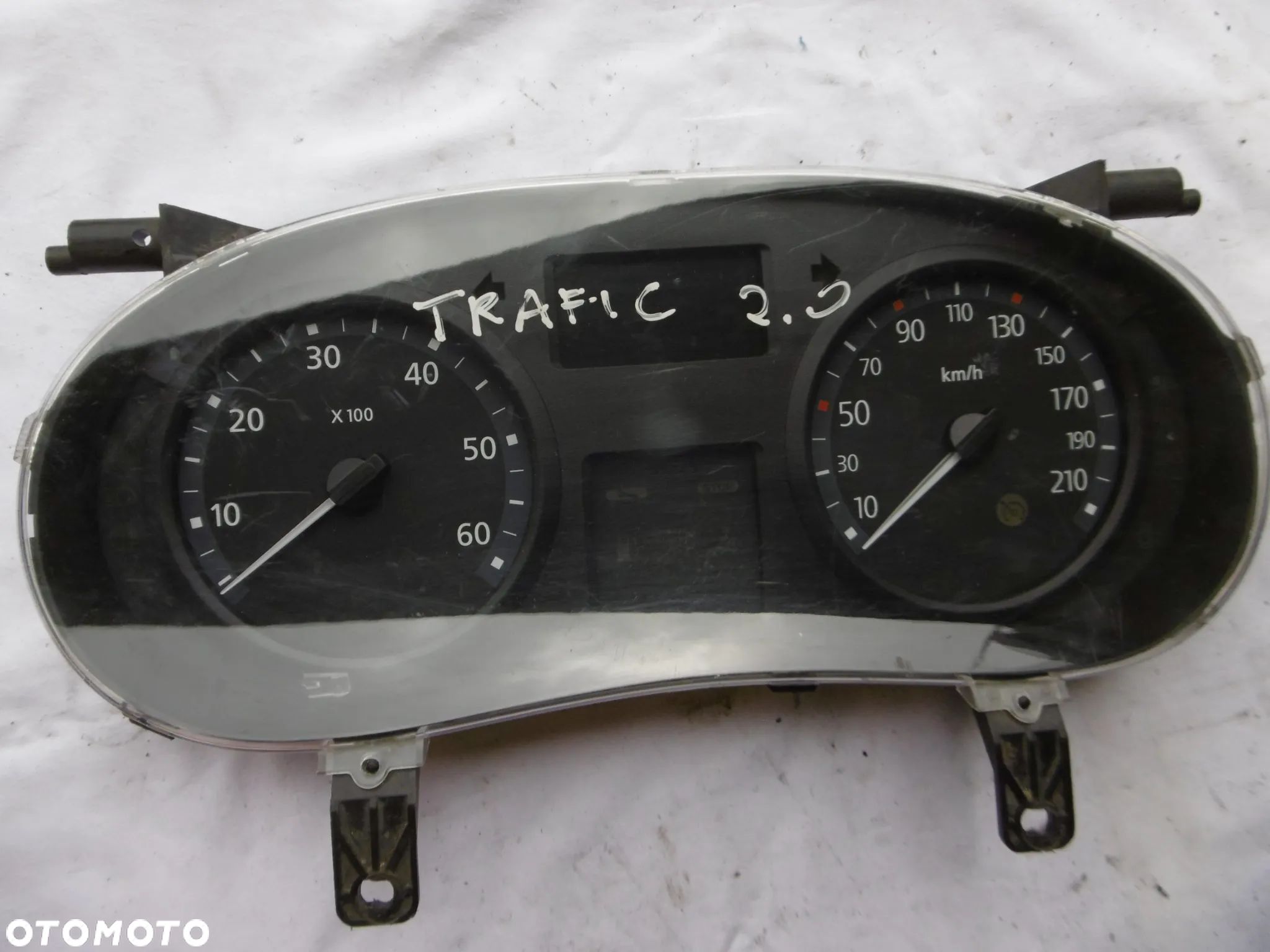 LICZNIK ZEGARY TRAFIC VIVARO P8200961811-C - 1