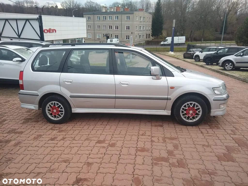 Mitsubishi Space Wagon 2.4 GDI Family - 5