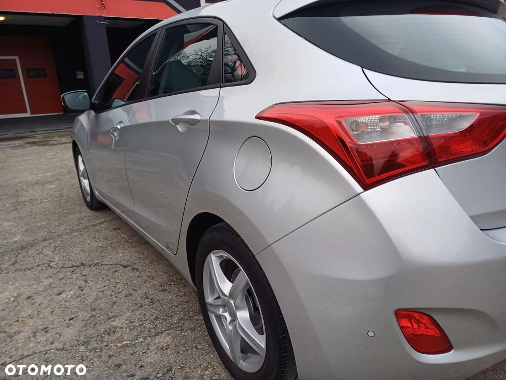 Hyundai i30 blue 1.6 GDI Style - 12