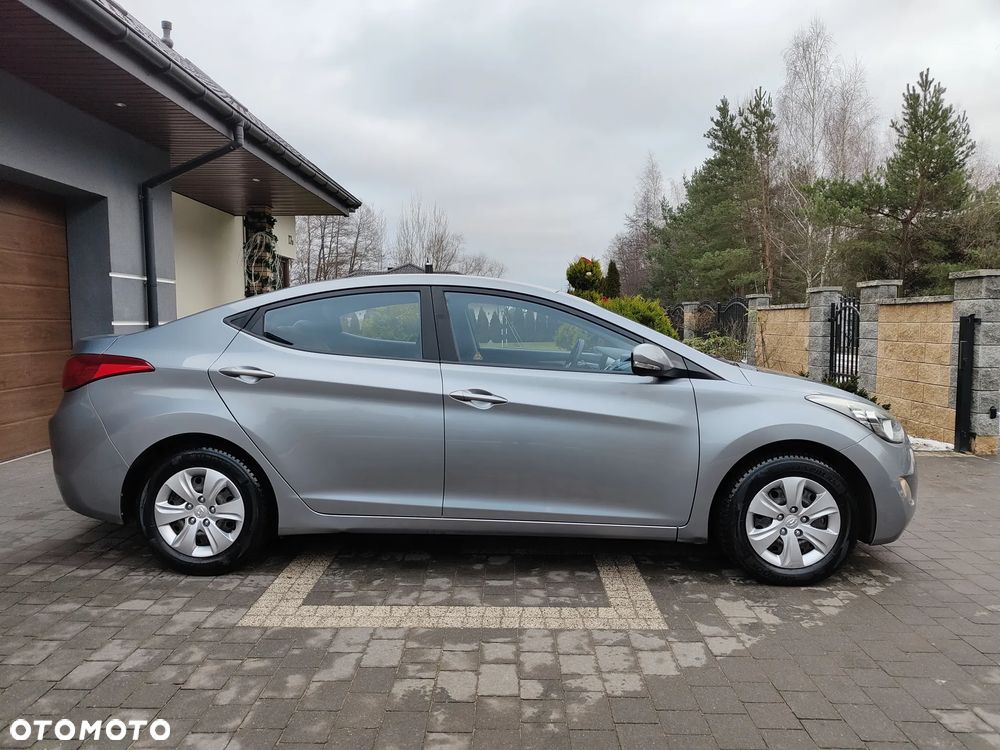 Hyundai Elantra 1.6 Comfort - 3