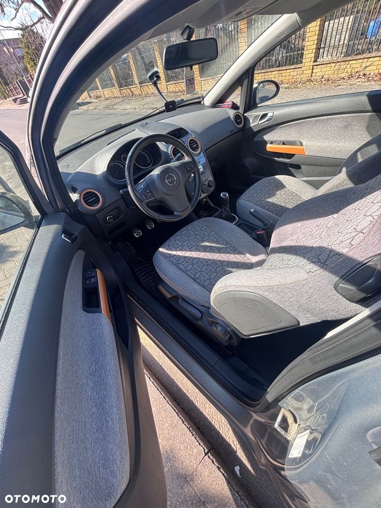 Opel Corsa 1.4 16V Color Edition - 11