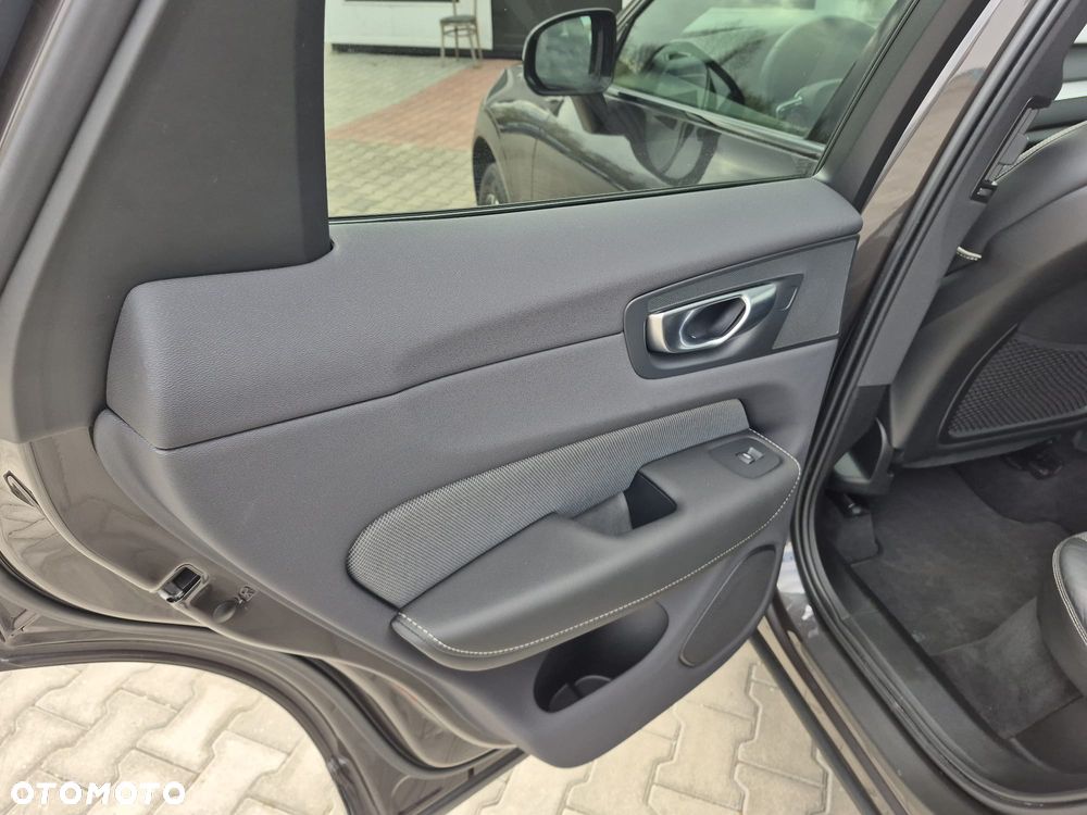 Volvo XC 60 - 24