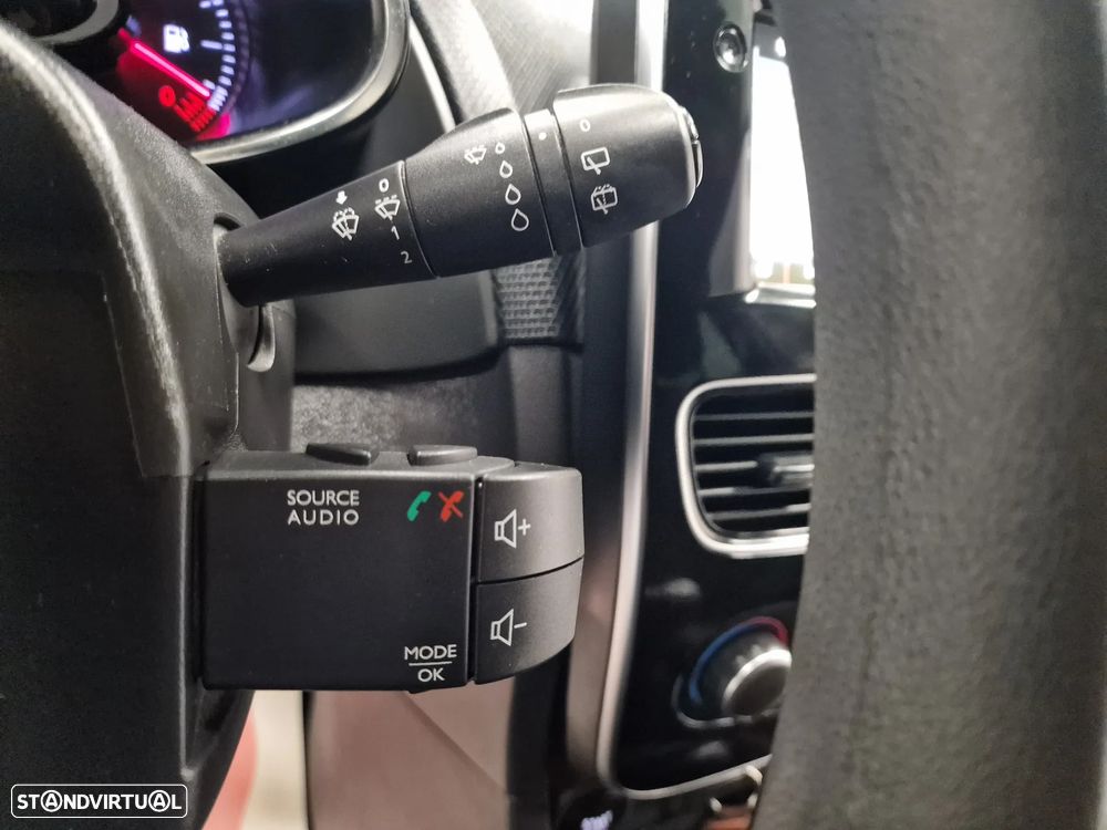 Renault CLIO SOCIETE 1.5 DCI 90CV INTENS GPS IVA DEDUTIVEL - 52