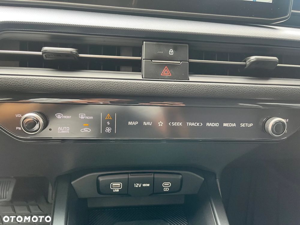Kia XCeed 1.6 T-GDI Business Line DCT - 28