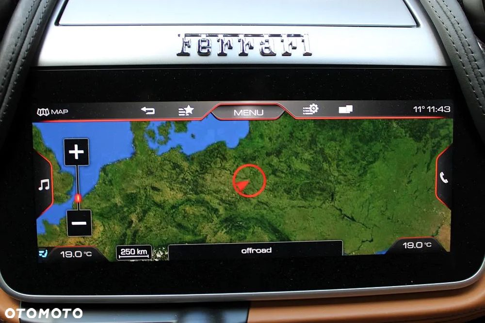 Ferrari GTC4Lusso - 35