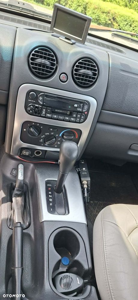 Jeep Liberty 3.7 4x4 - 6