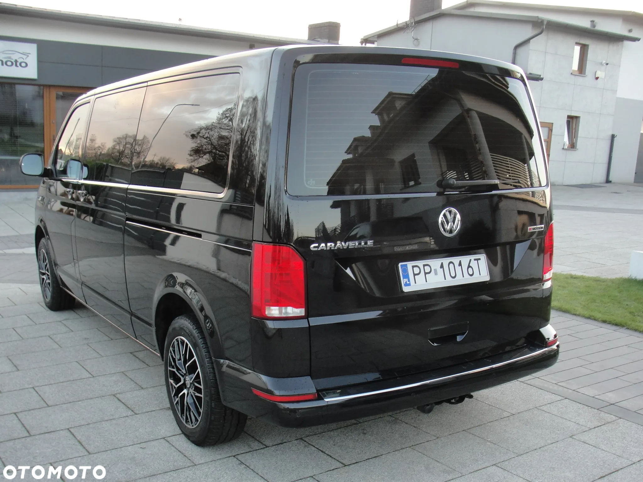 Volkswagen Caravelle 6.1 2.0 TDI L2 Highline 4Motion DSG - 2