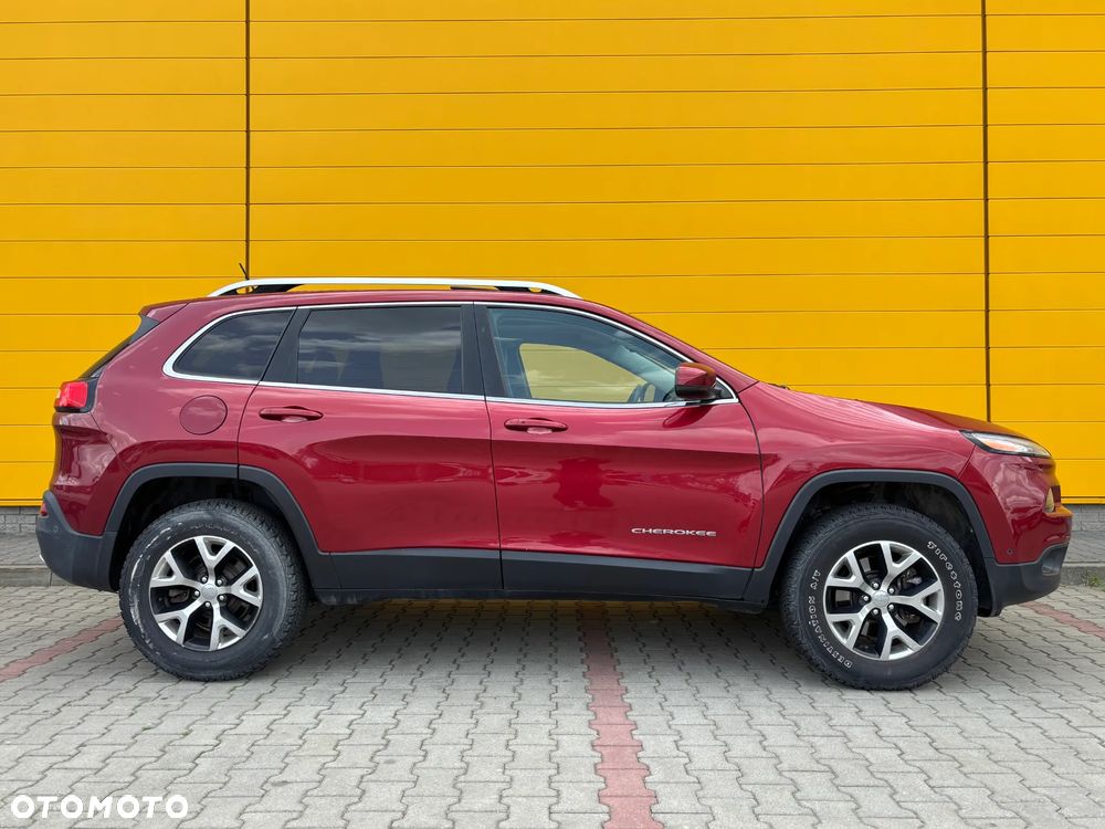 Jeep Cherokee - 4