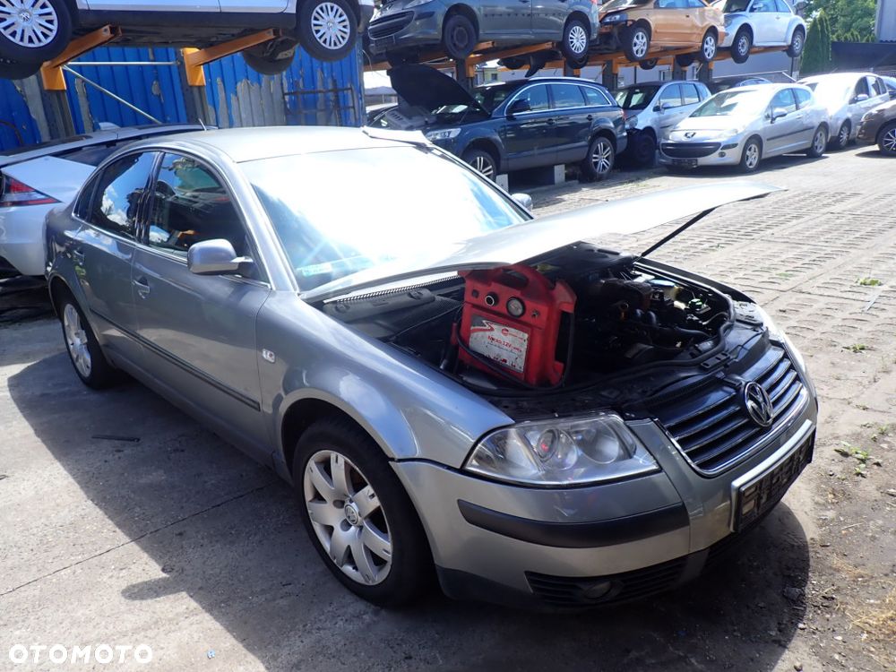 CZĘŚCI - Vw Passat B5 2,0 B 8V 115KM AZM SEDAN LIFT EMU 5D lakier LD7W 2002r. INDEX - 10145 - 2