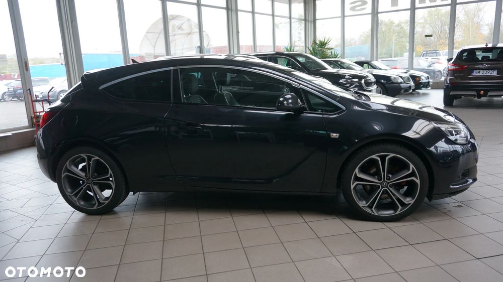 Opel Astra IV GTC 1.4 T Enjoy - 3